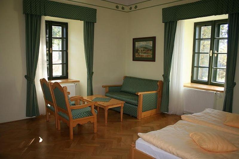 Hotel Svaty Tomas Přední Výtoň Exterior foto
